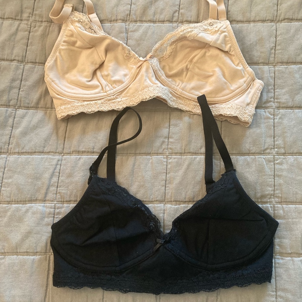 Soft Lace-Trim Wireless Bra - Black and Beige